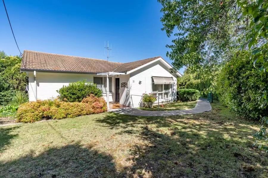 4 bedrooms House in 26 Kitchener Street HUGHES ACT, 2605