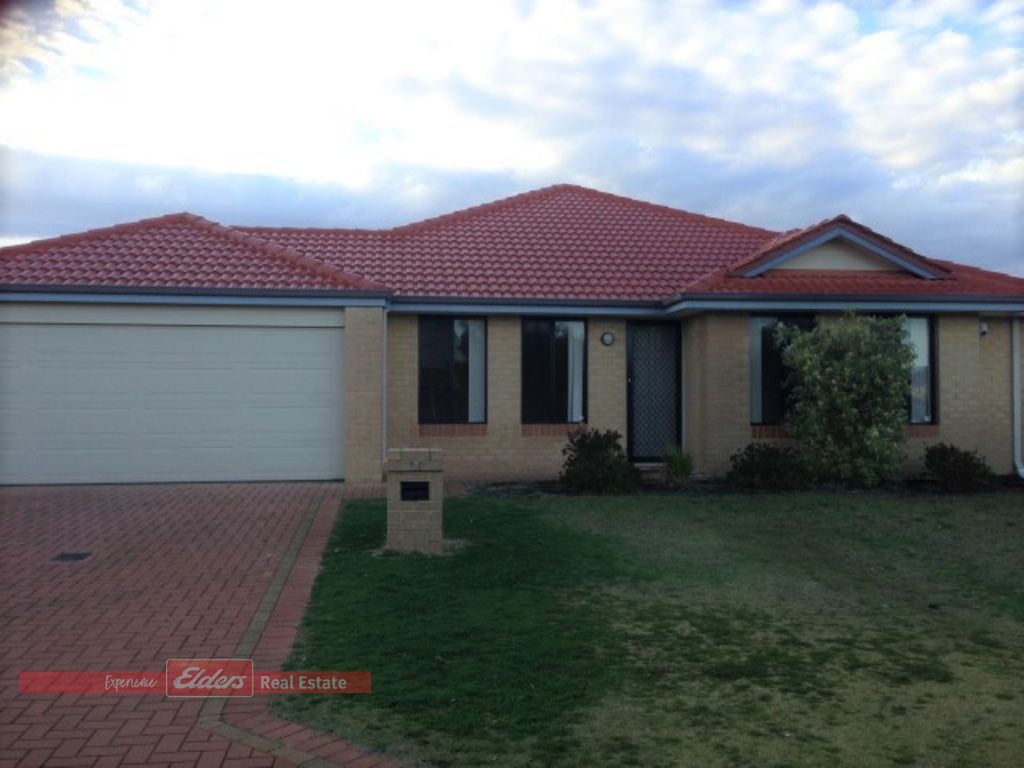 4 bedrooms House in 7 Knutsford Crescent PORT KENNEDY WA, 6172