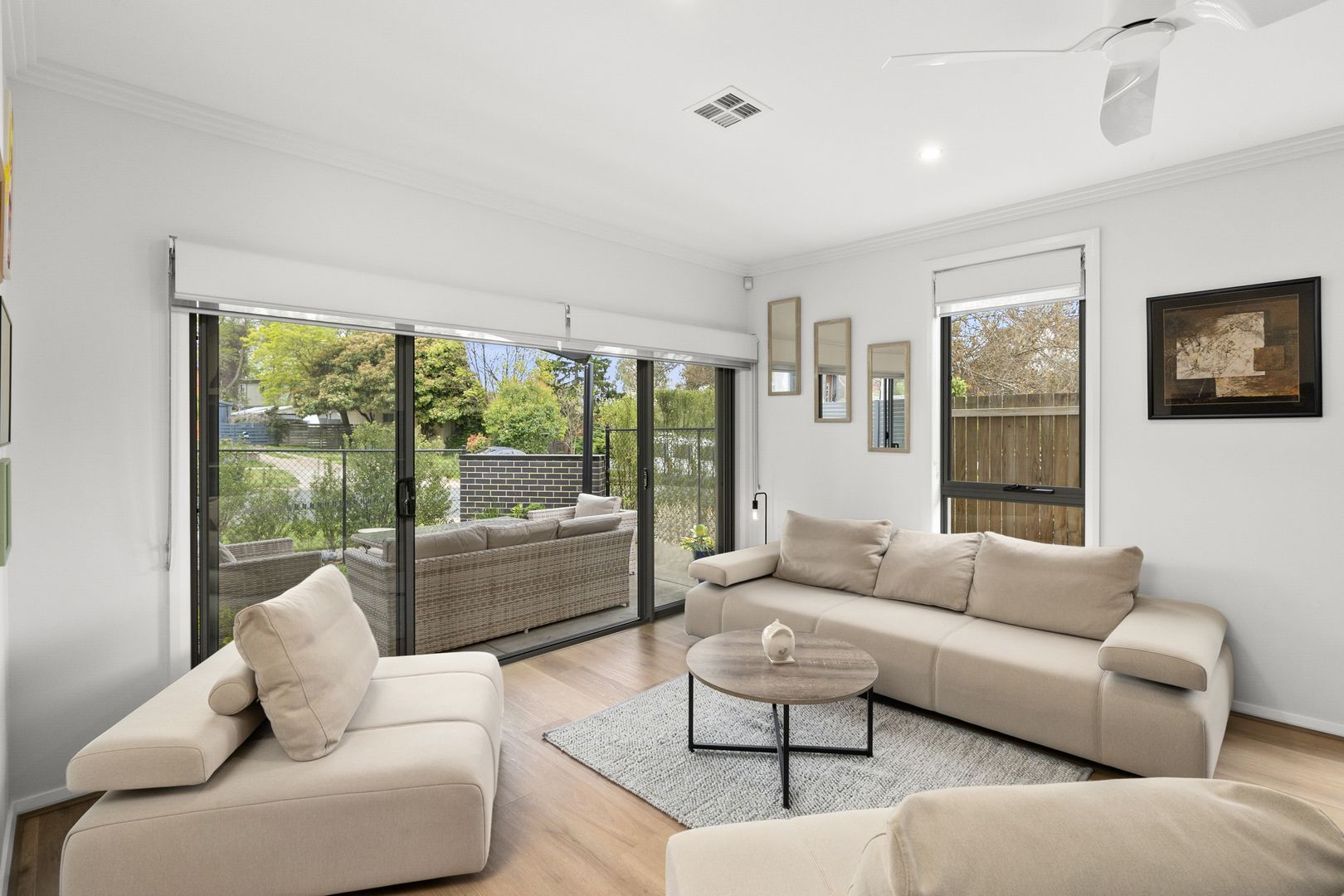 2/114 Eggleston Crescent, Chifley ACT 2606, Image 2