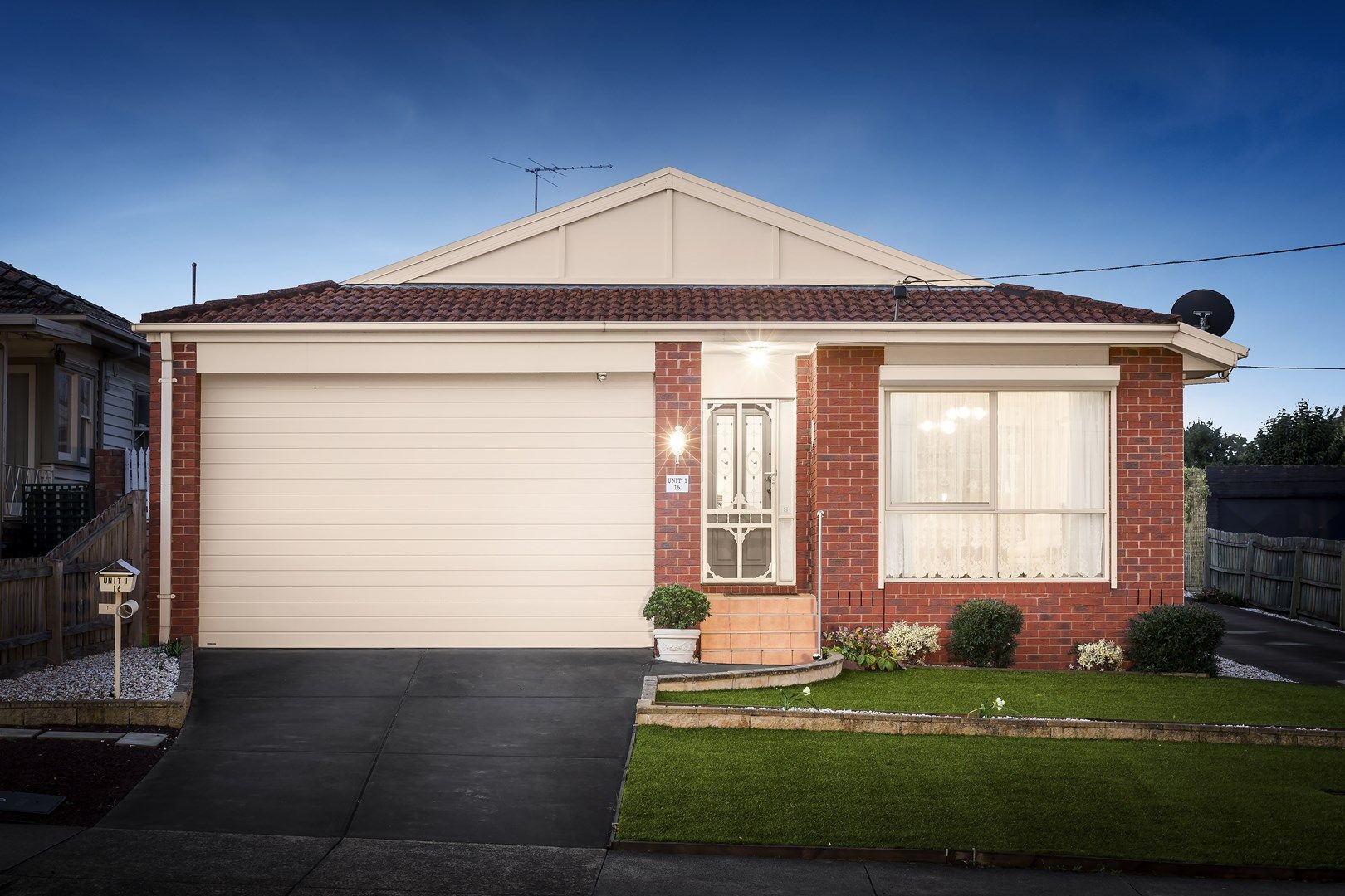 1/16 Lambourn Road, Watsonia Property History & Address Research Domain