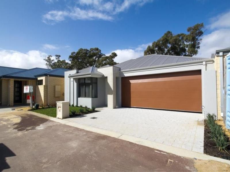 3 bedrooms House in 10 Yanga Court LAKELANDS WA, 6180