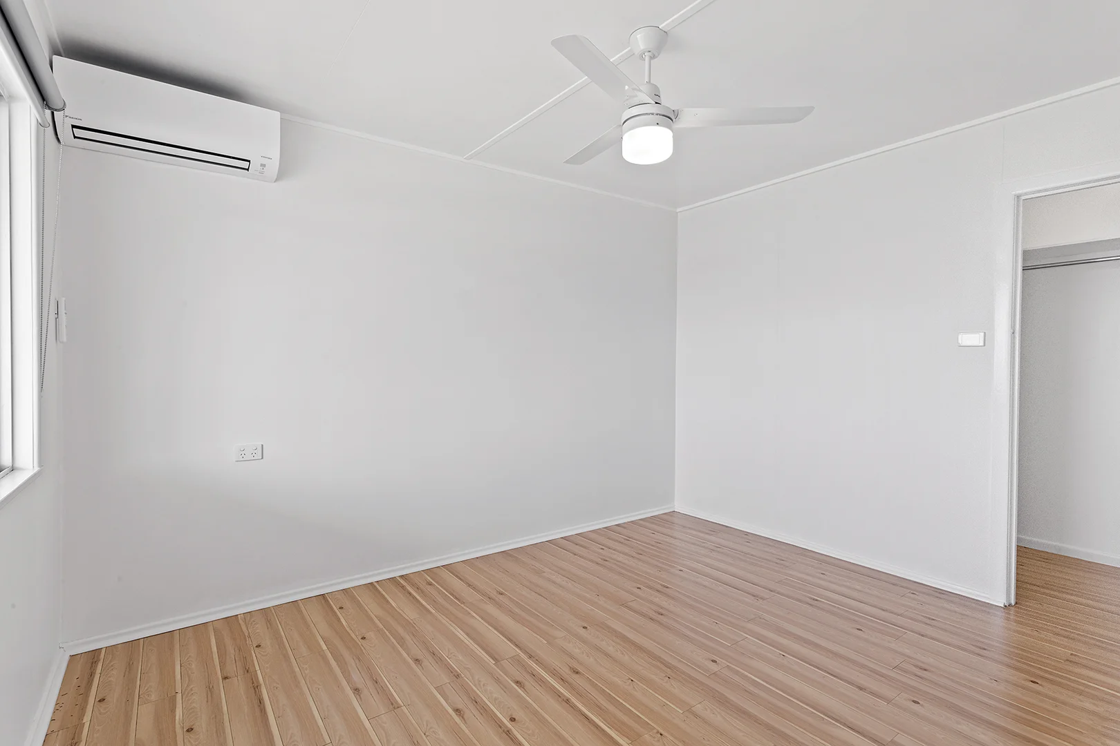 Additional image 12 of 4/40 Coral Esplanade, Cannonvale QLD 4802