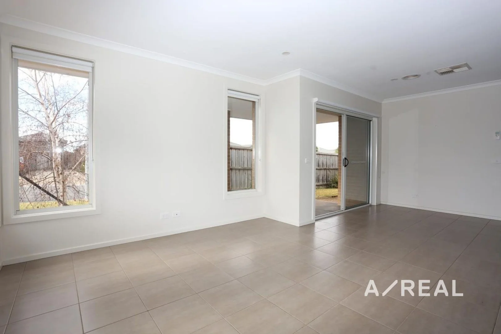 24 Kurrali Cres, Werribee VIC 3030