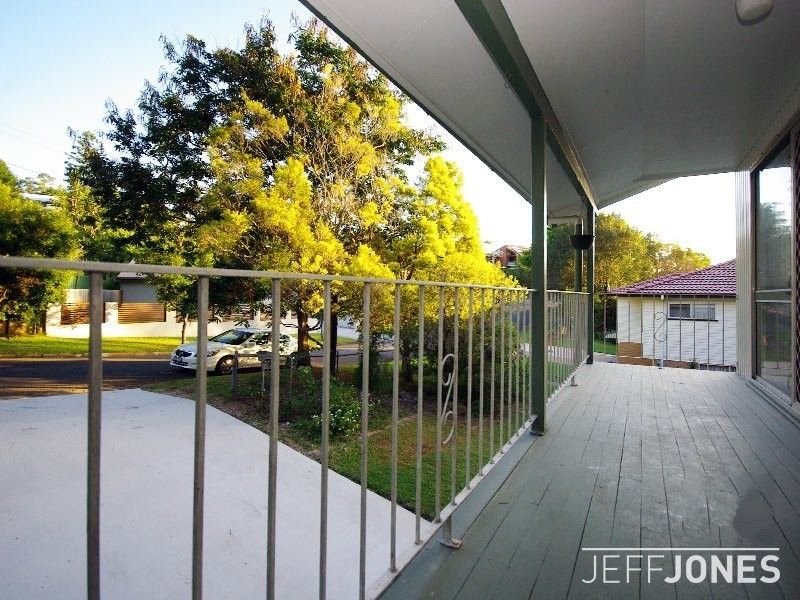 76 Woodville Place, Annerley QLD 4103, Image 2