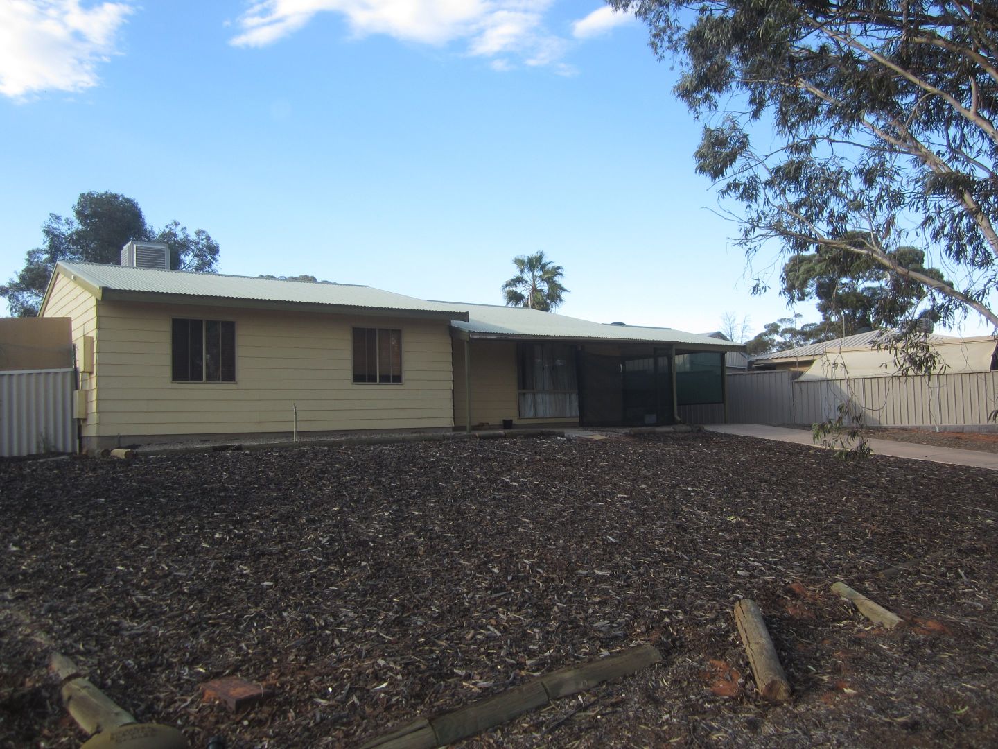 37 Pioneer Drive, Roxby Down Property History & Address Research Domain