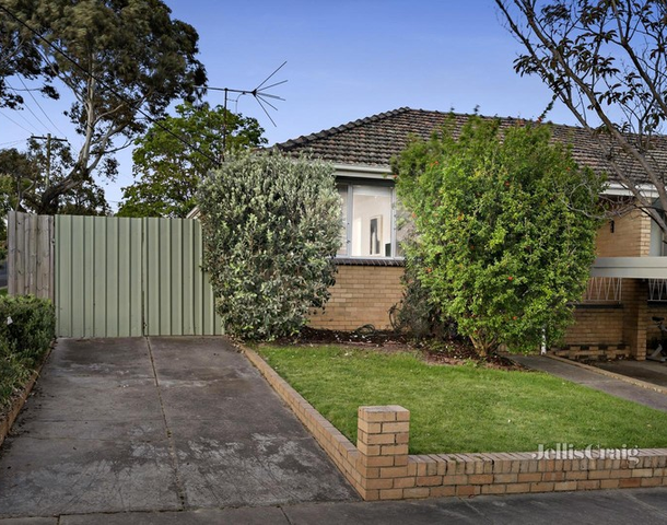 1/14 Mccarron Parade, Essendon VIC 3040