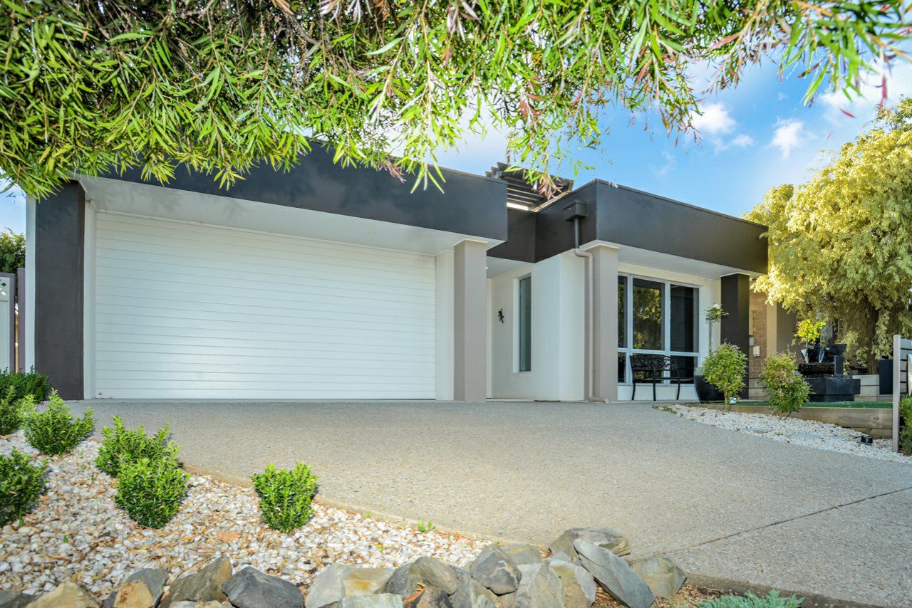 14 Manning Avenue, Encounter Bay SA 5211, Image 2