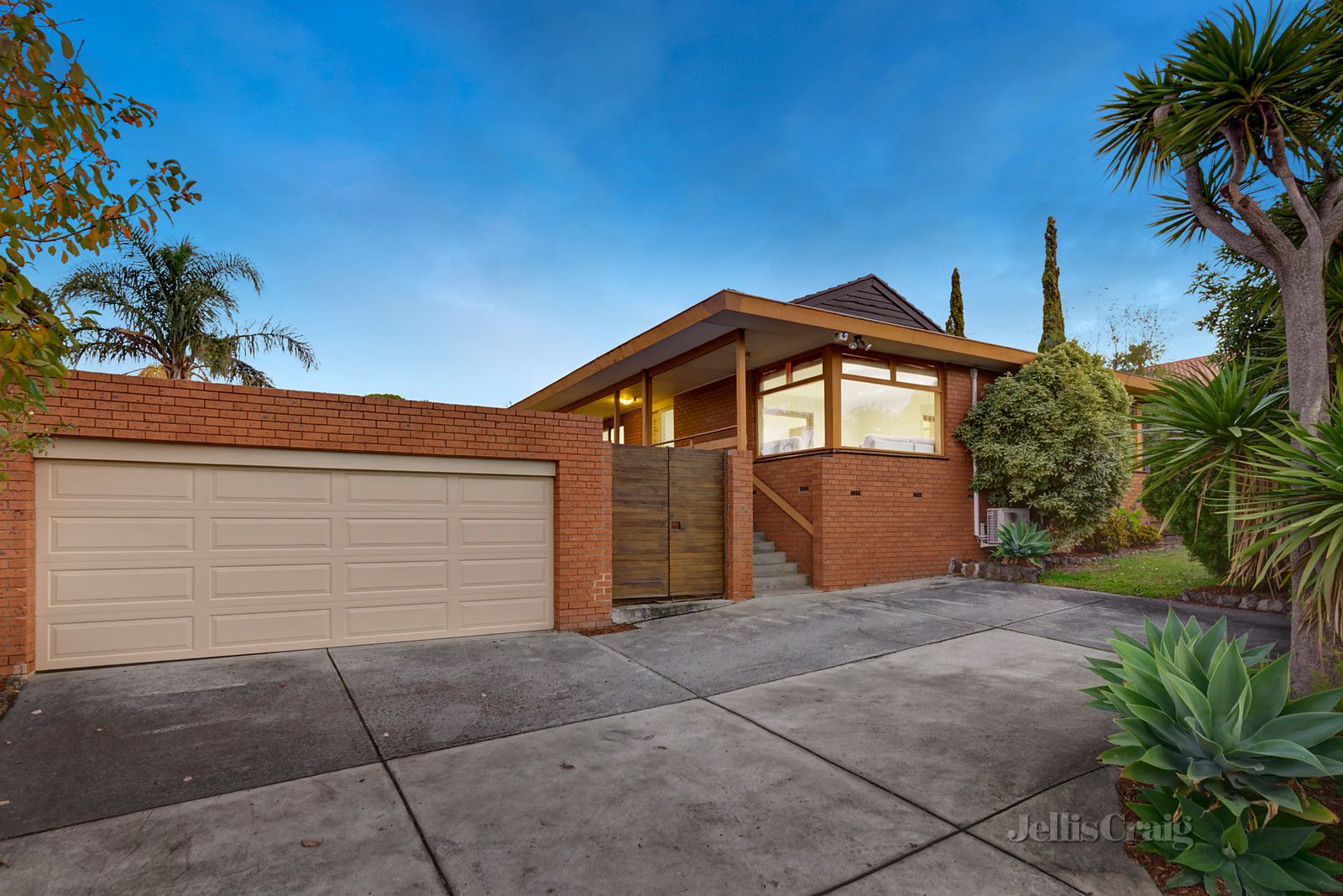 102 King Street, Doncaster East VIC 3109, Image 0