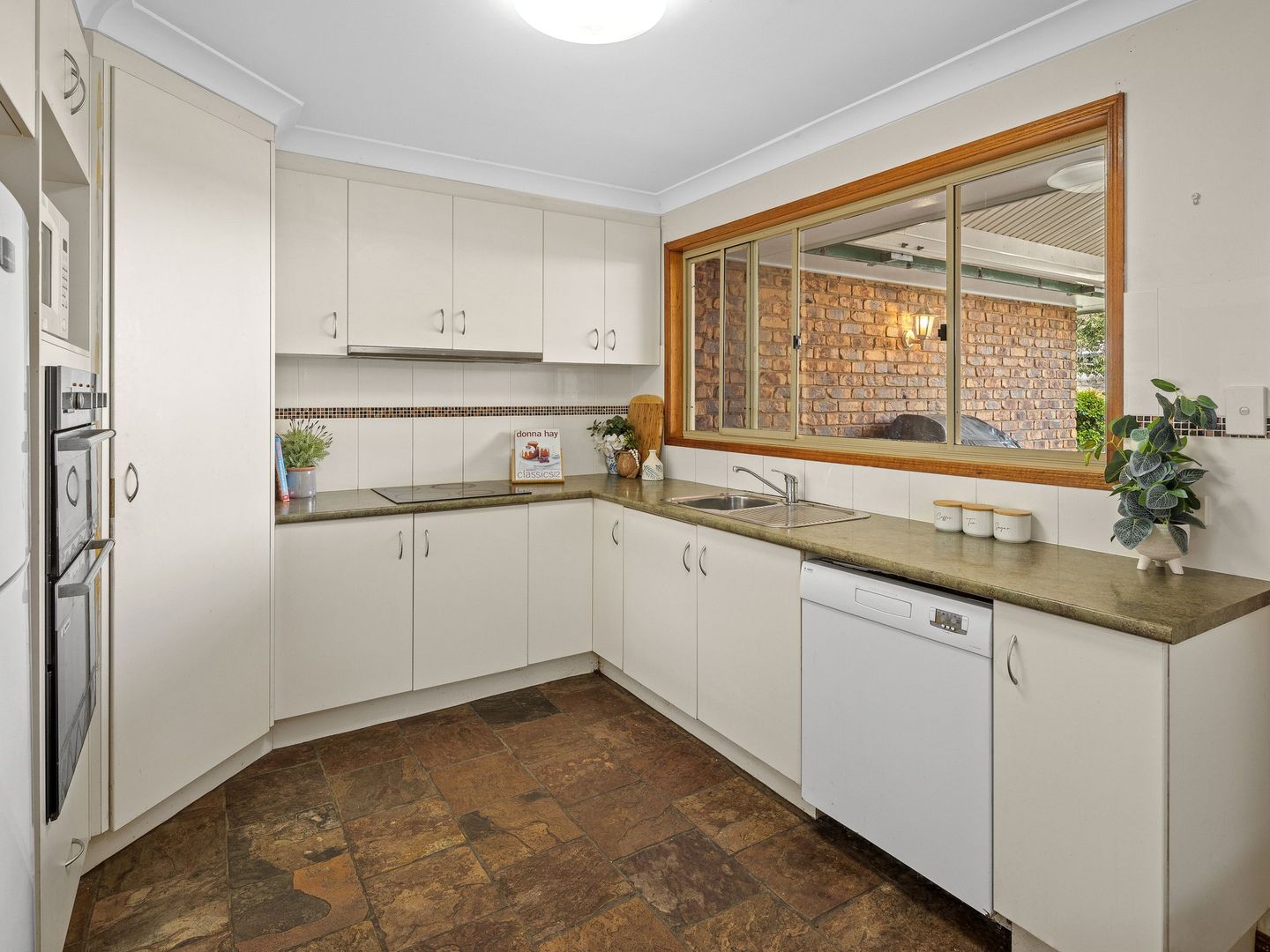 33 Takitimu Street, Aspley QLD 4034, Image 1