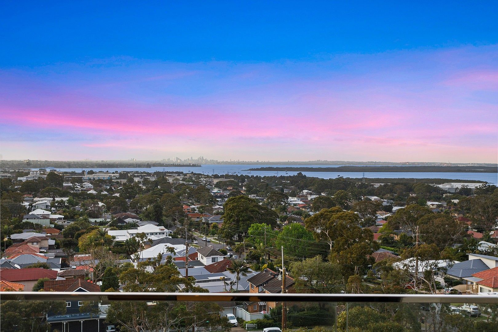 3 bedrooms Apartment / Unit / Flat in 701/22 Banksia Road CARINGBAH NSW, 2229