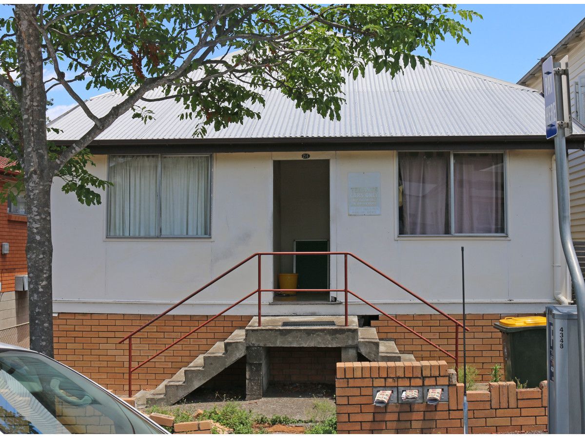 Studio in 2/214 Arthur Street, TENERIFFE QLD, 4005