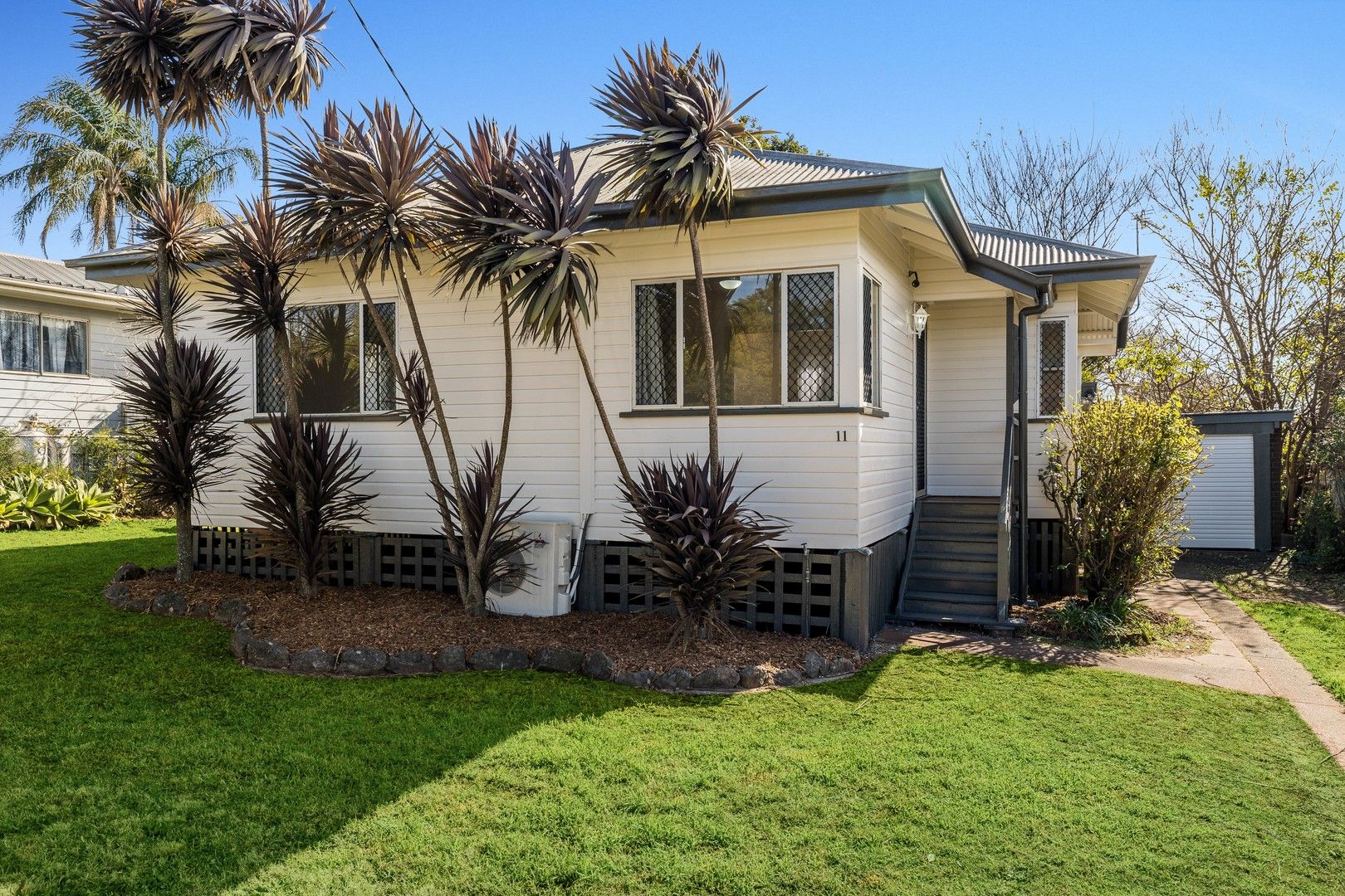 3 bedrooms House in 11 Dunkley Street SOUTH TOOWOOMBA QLD, 4350