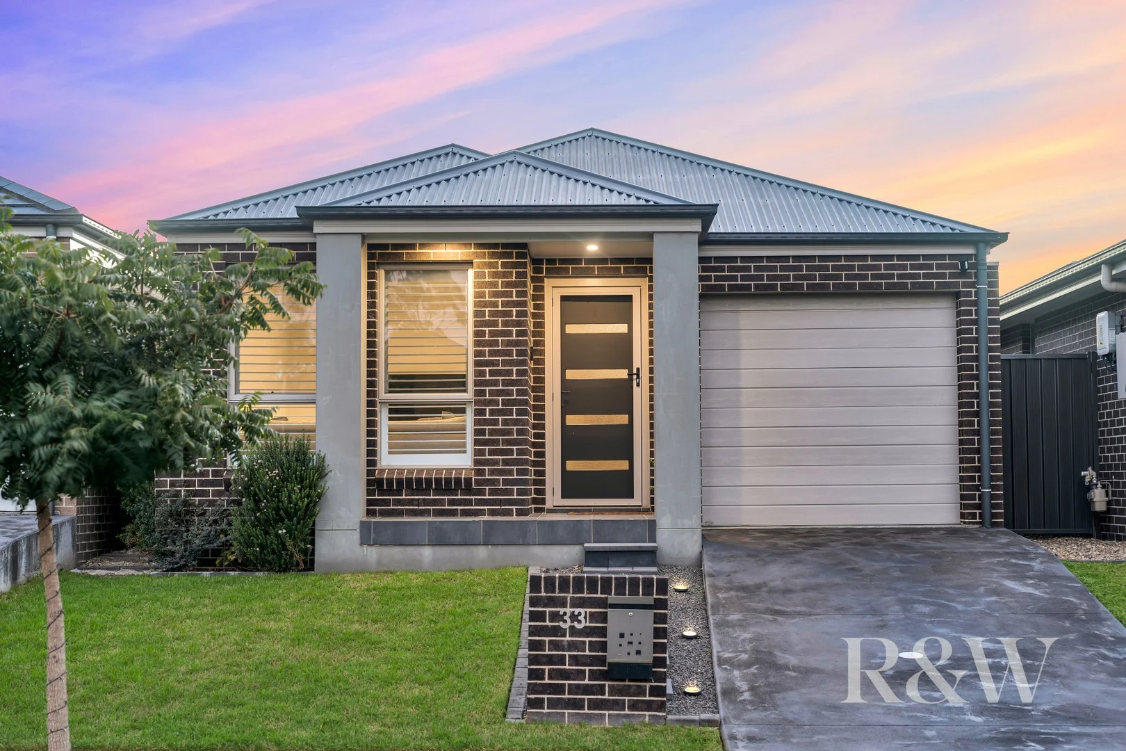 33 Minnamurra Drive, Gregory Hills NSW 2557