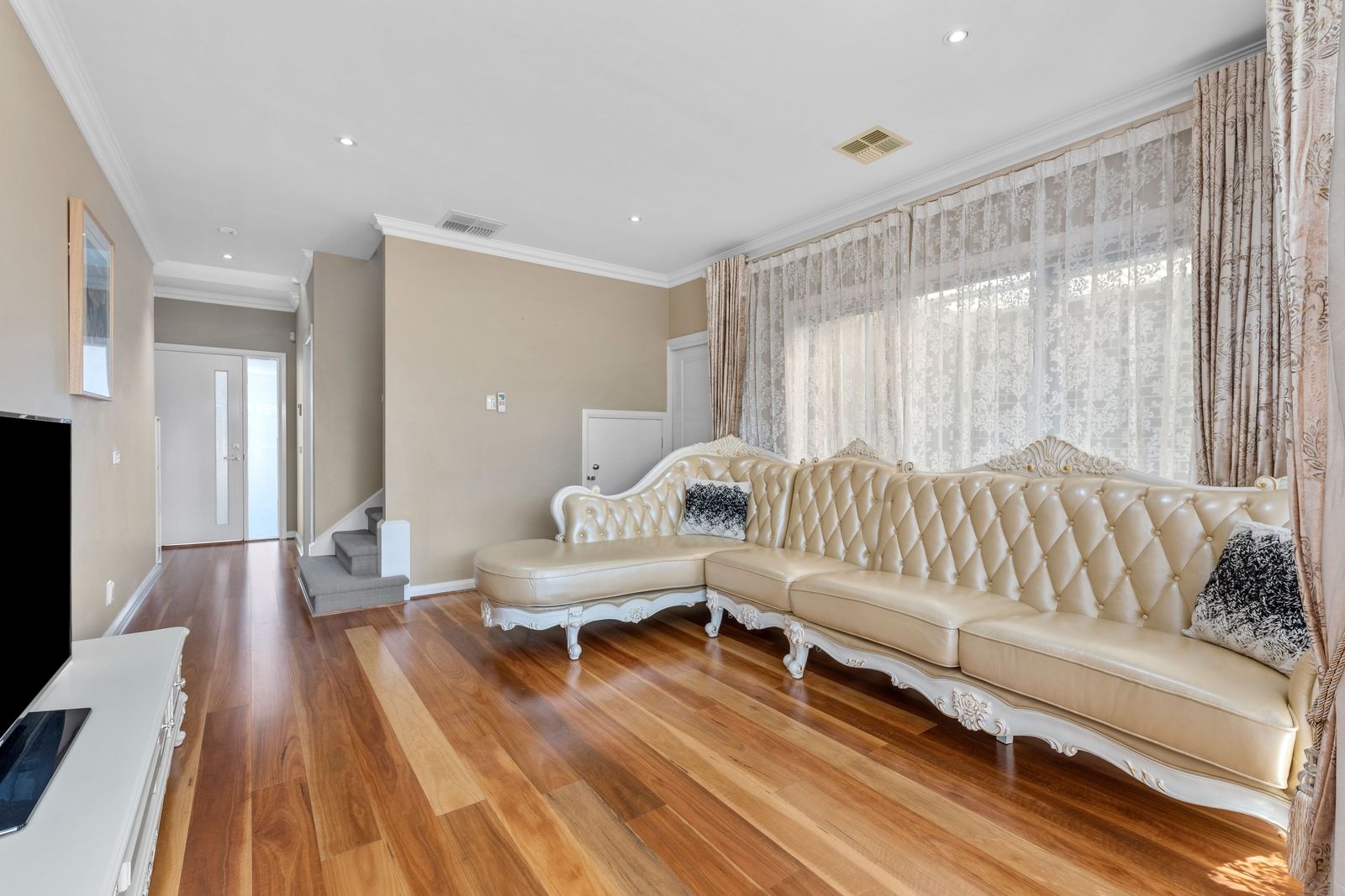 8/125-129 Hawthorn Road, Forest Hill VIC 3131, Image 2