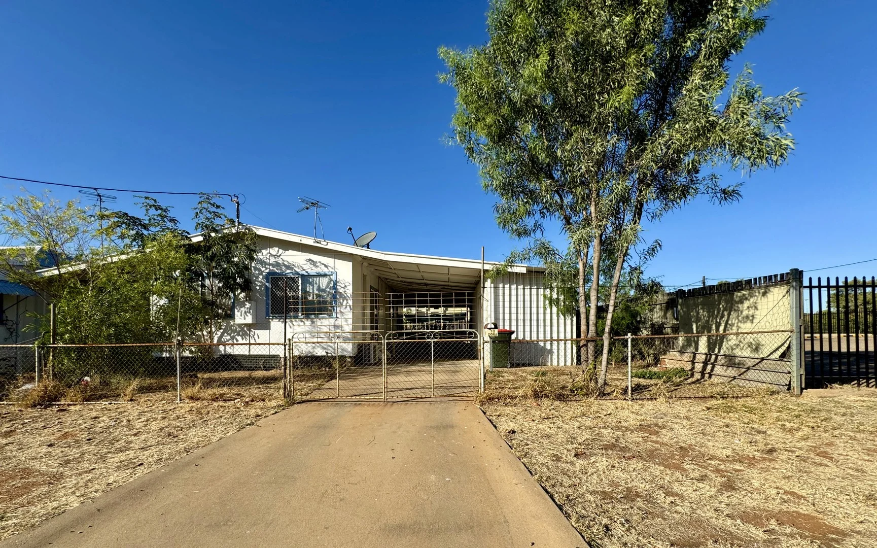 2/10 Dora Street, Mount Isa QLD 4825