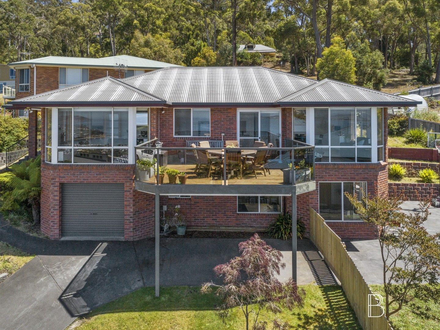 4 bedrooms House in 71 Tingira Road BLACKMANS BAY TAS, 7052