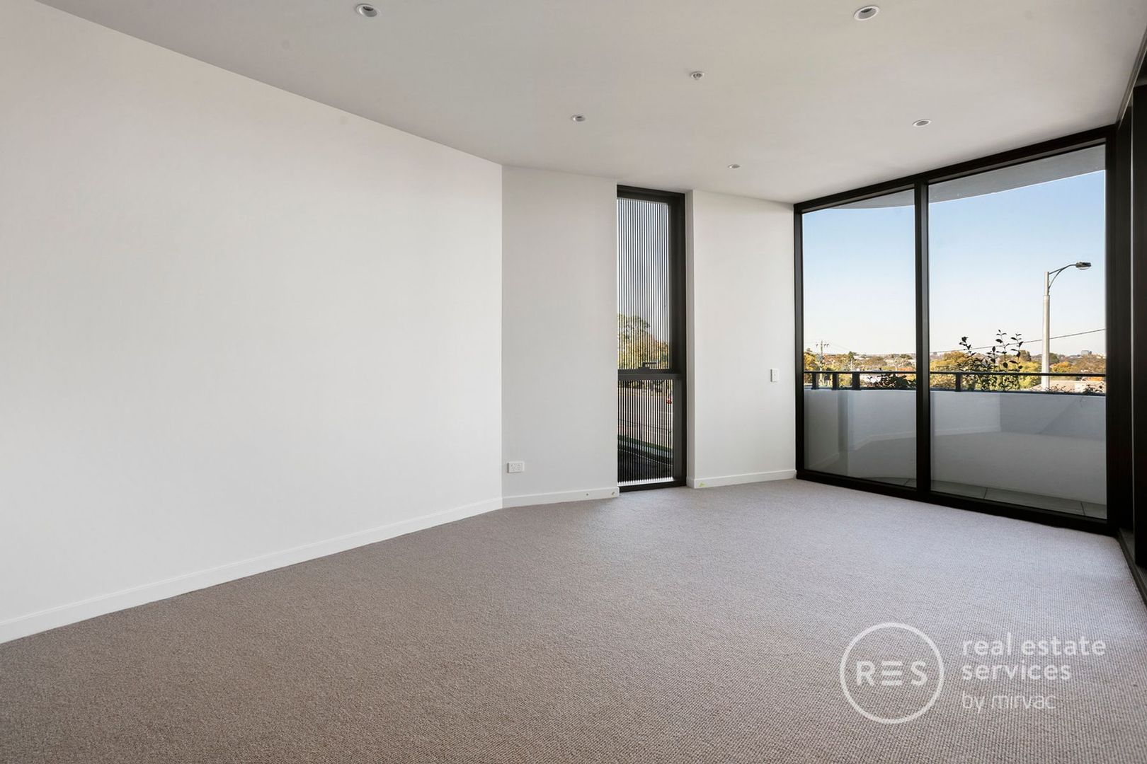 1 bedrooms Apartment / Unit / Flat in 317W/59 Stables Circuit DONCASTER VIC, 3108