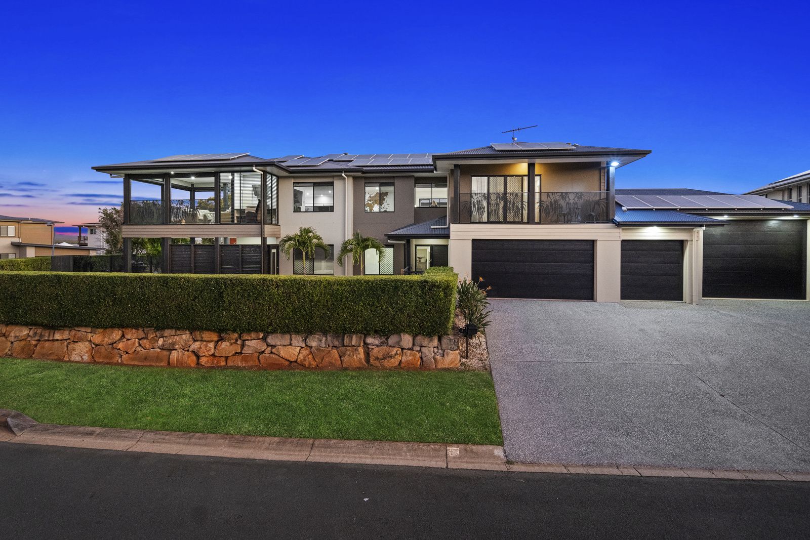 5 bedrooms House in 2 Baylink Drive REDLAND BAY QLD, 4165