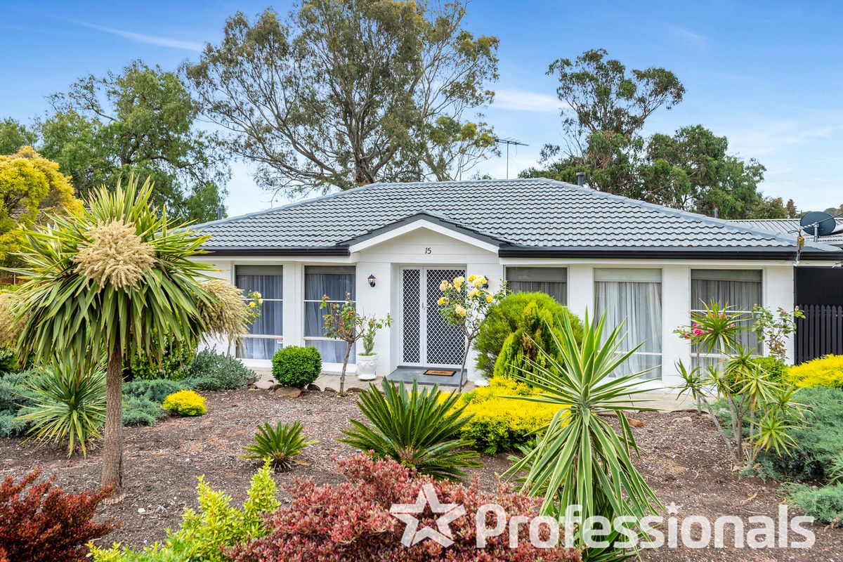 15 Lynlee Crescent, Huntfield Heights SA 5163, Image 0