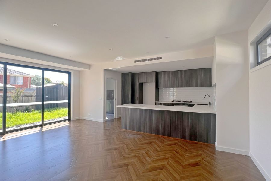Box Hill South VIC 3128 4 beds townhouse for Sale, 1,520,000 to