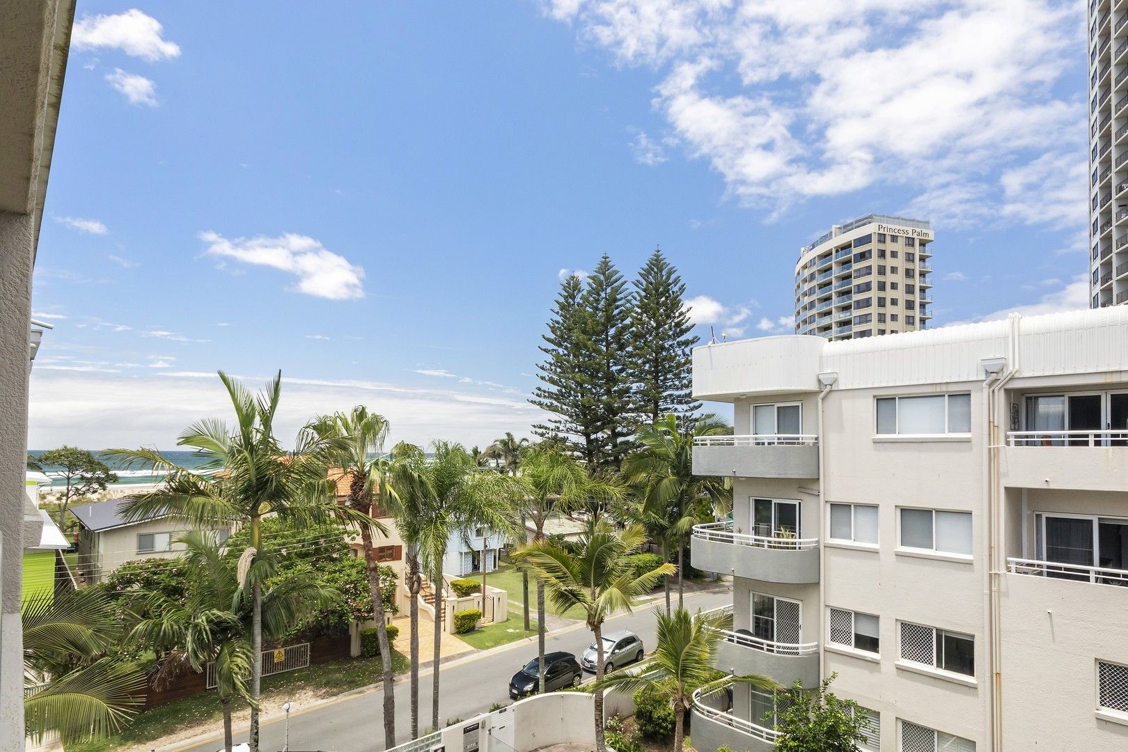3 bedrooms Apartment / Unit / Flat in 26/14 Jefferson Lane PALM BEACH QLD, 4221