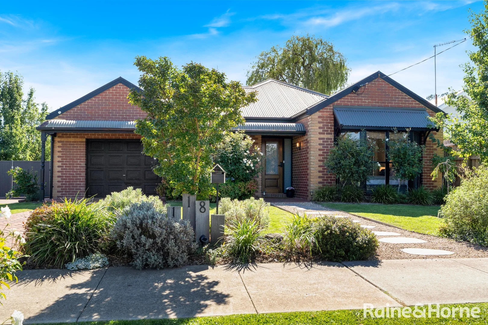 118 Main Road, Riddells Creek VIC 3431