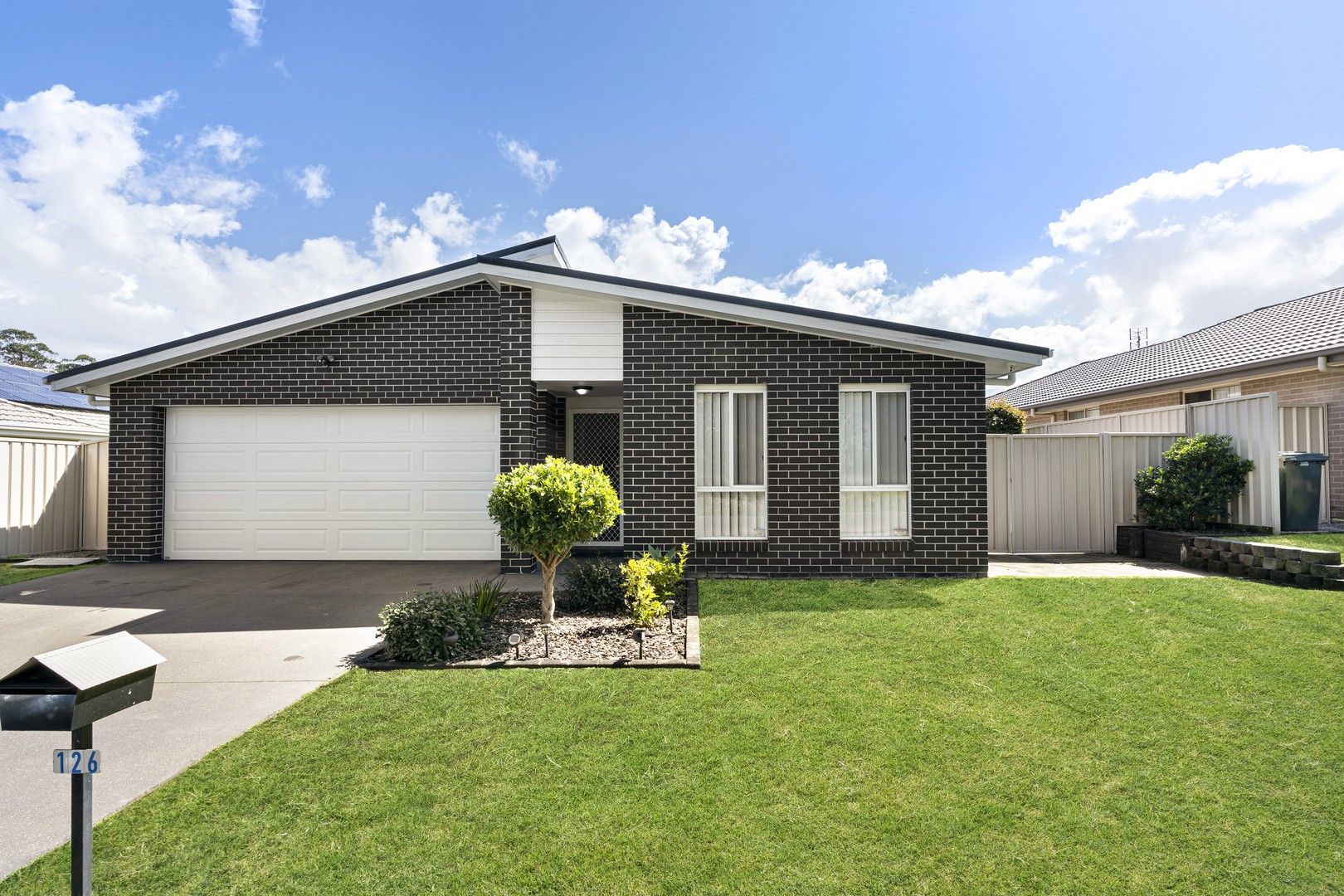 4 bedrooms House in 126 Awaba Street MORISSET NSW, 2264