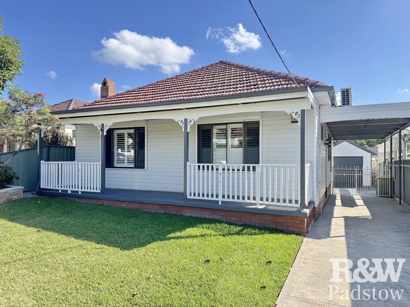 5 bedrooms House in 14 Hinemoa Street PANANIA NSW, 2213