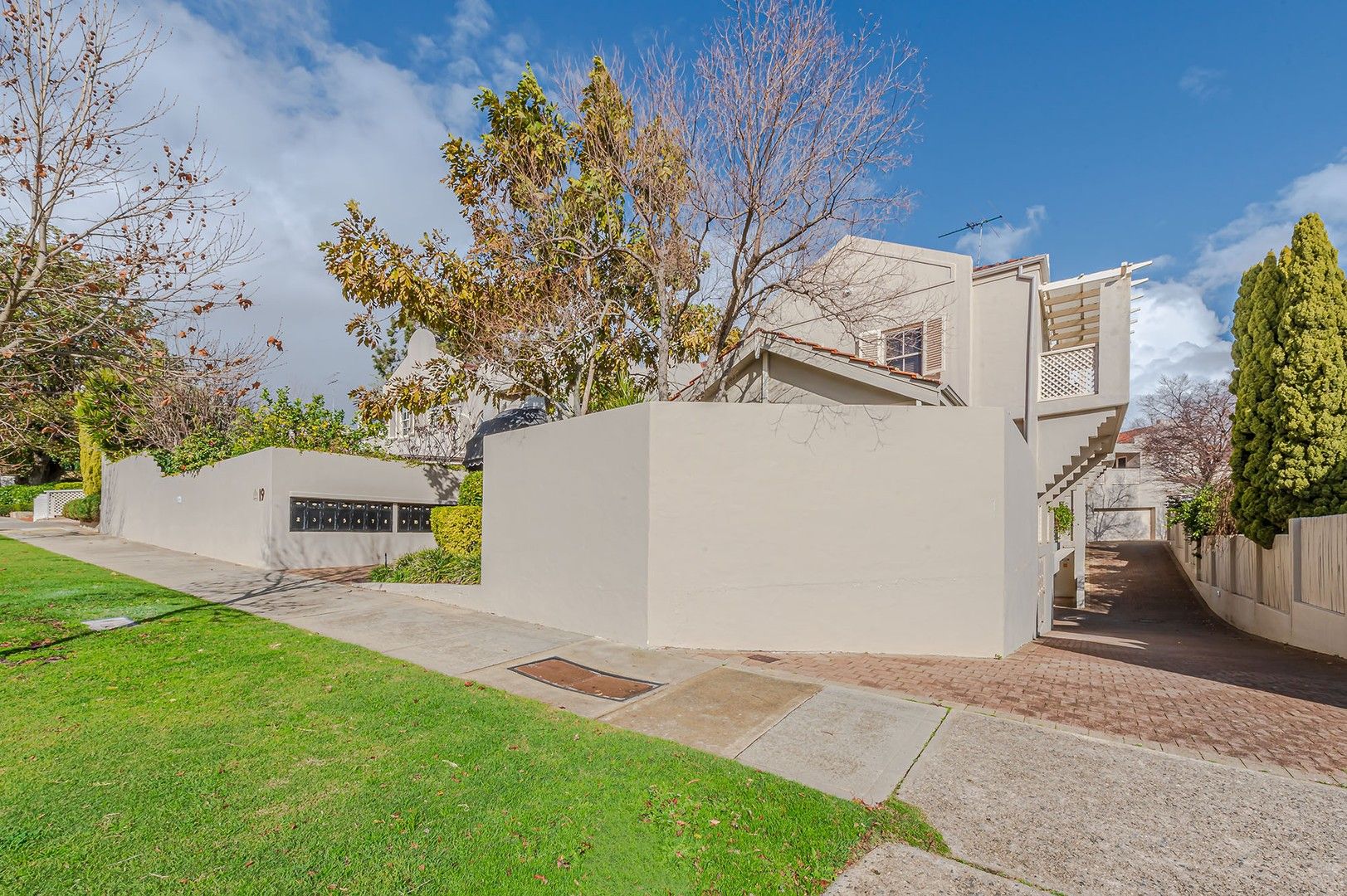 3 bedrooms Townhouse in 11/19 Karoo Street SOUTH PERTH WA, 6151