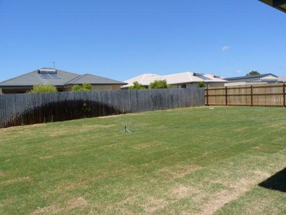 8 Duke Ct (L197), URRAWEEN QLD 4655, Image 2