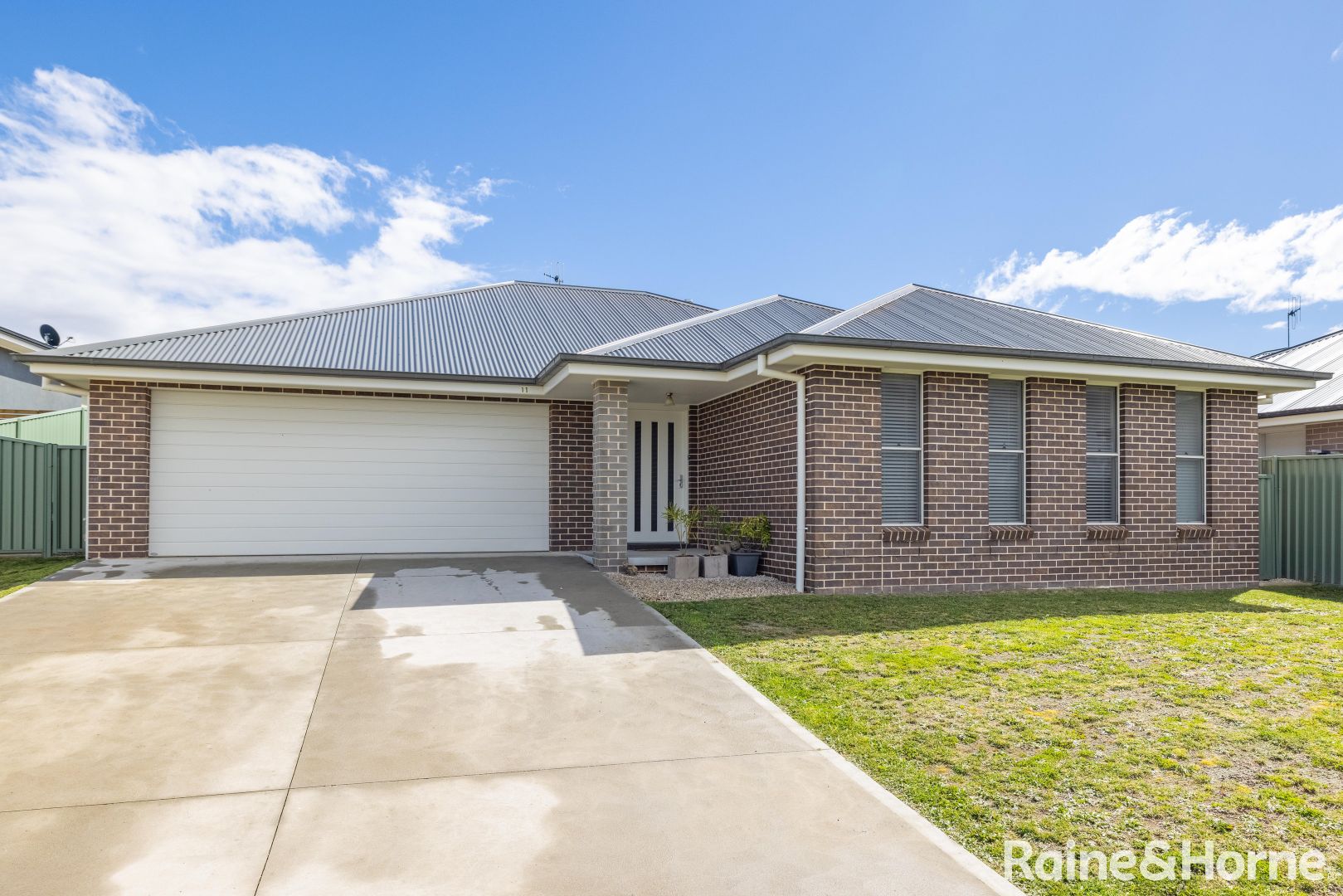 11 Phillip Street, Llanarth NSW 2795