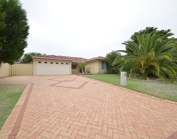 32 Combewood Loop, Carramar WA 6031