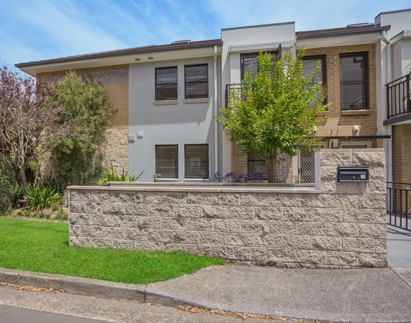 Sold 10/9 Madeline Street, Hunters Hill NSW 2110 on 21 Dec 2023