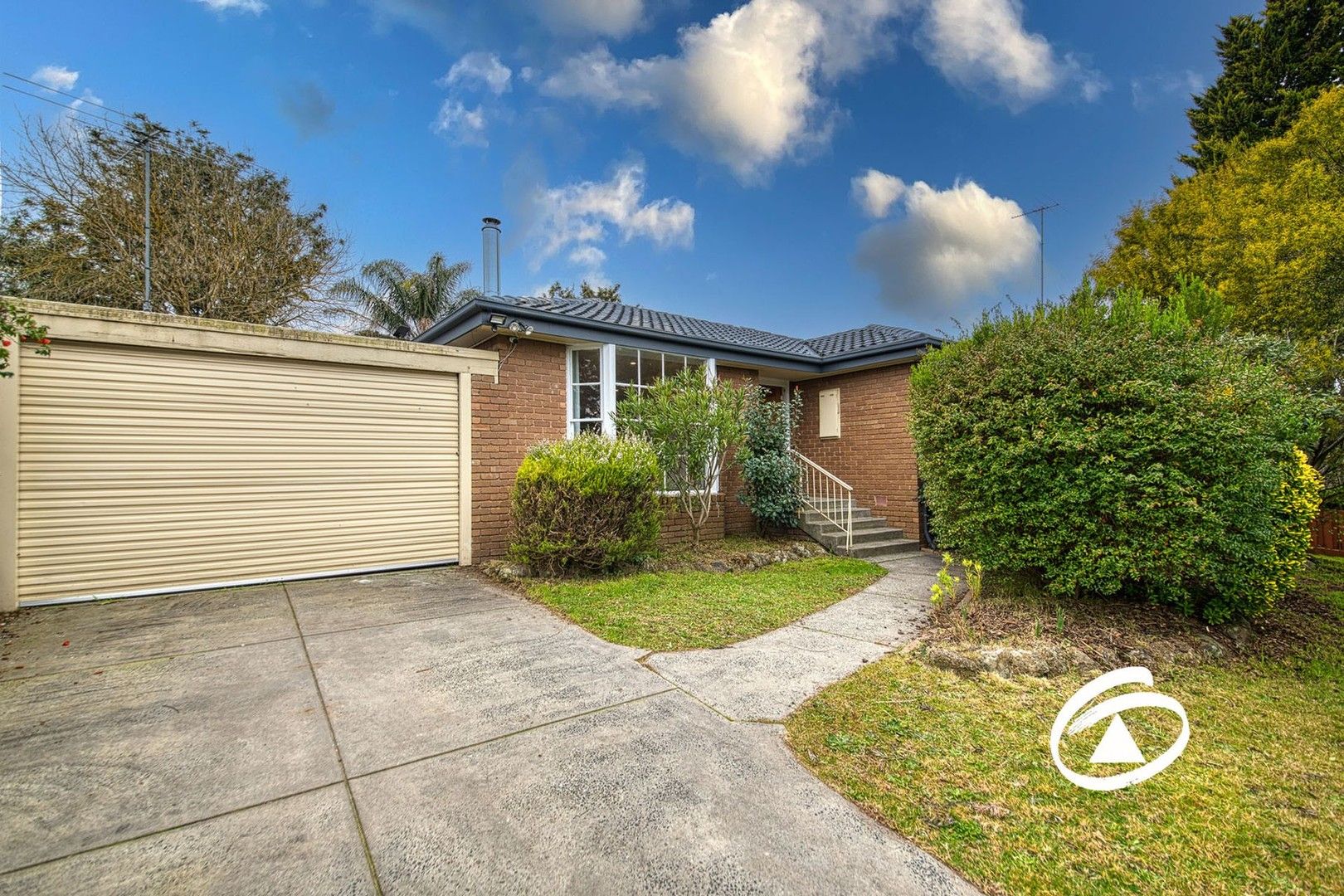 4 bedrooms House in 3 Penrith Court BERWICK VIC, 3806