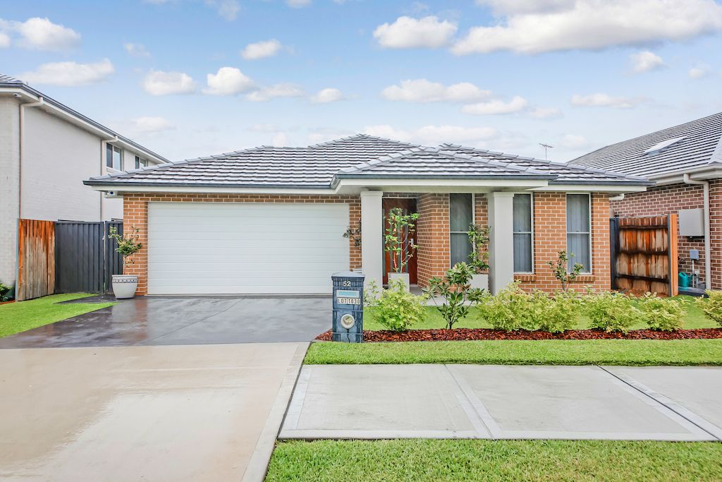 52 Kingsbury Rd, Edmondson Park NSW 2174, Image 0