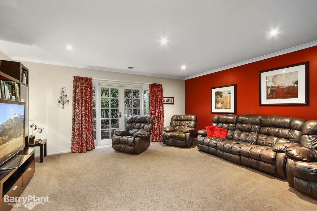 41 Tudor Drive, Mooroolbark VIC 3138, Image 2