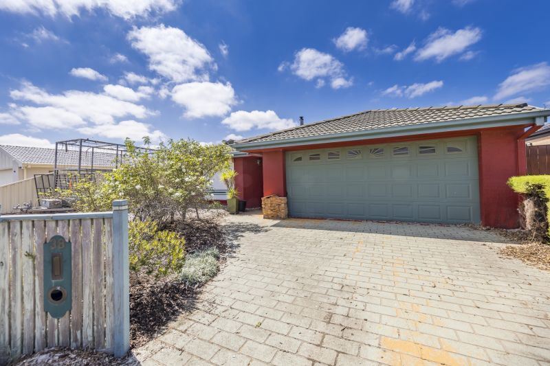 4 bedrooms House in 38 Kenswick Drive HILLSIDE VIC, 3037