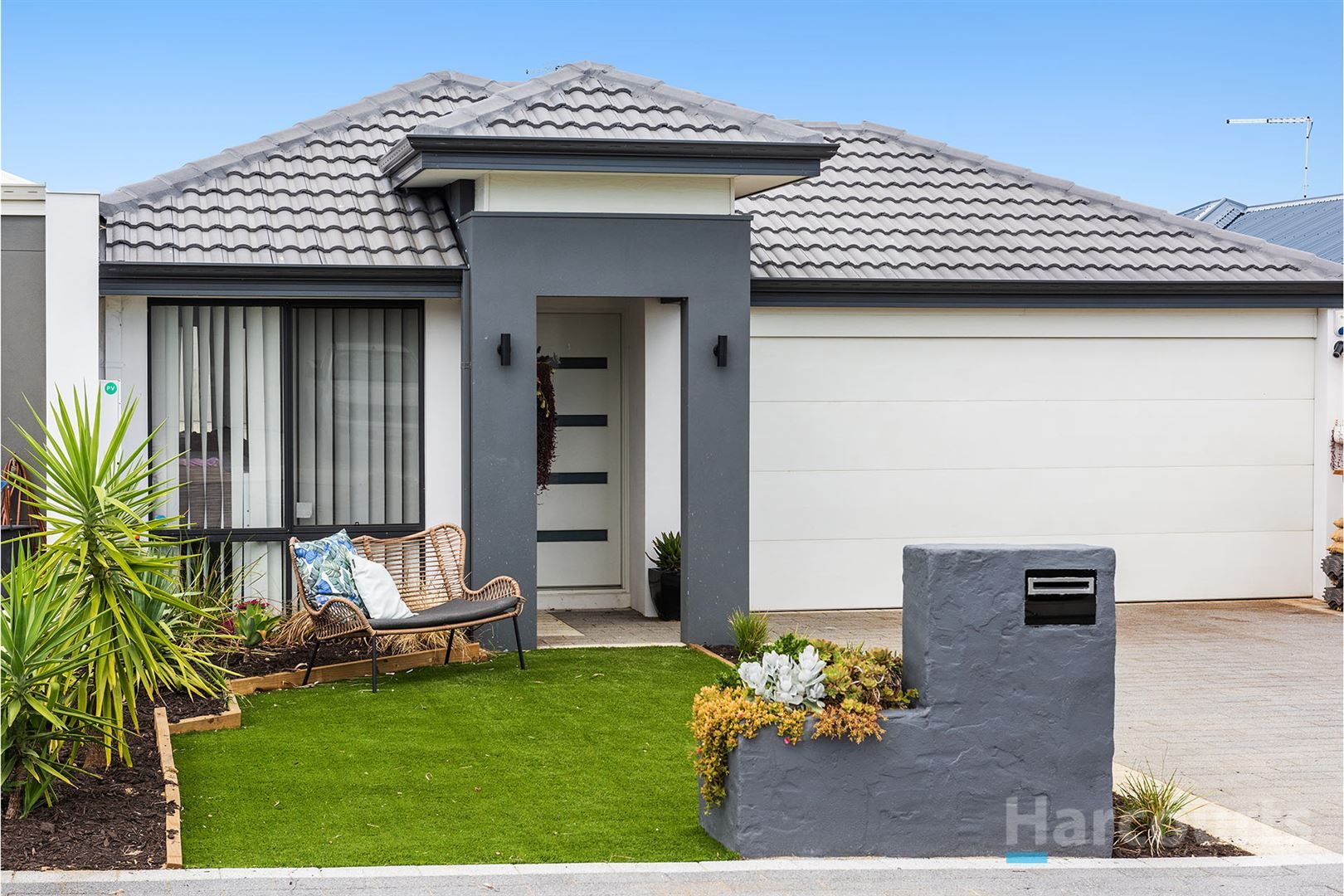 14 Limari Place, Sinagra WA 6065, Image 0