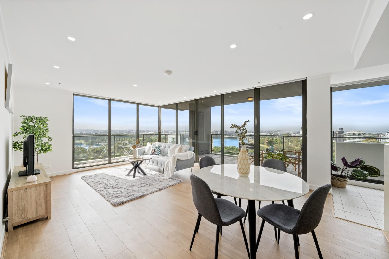 2 bedrooms Apartment / Unit / Flat in A1204/35 Arncliffe Street WOLLI CREEK NSW, 2205