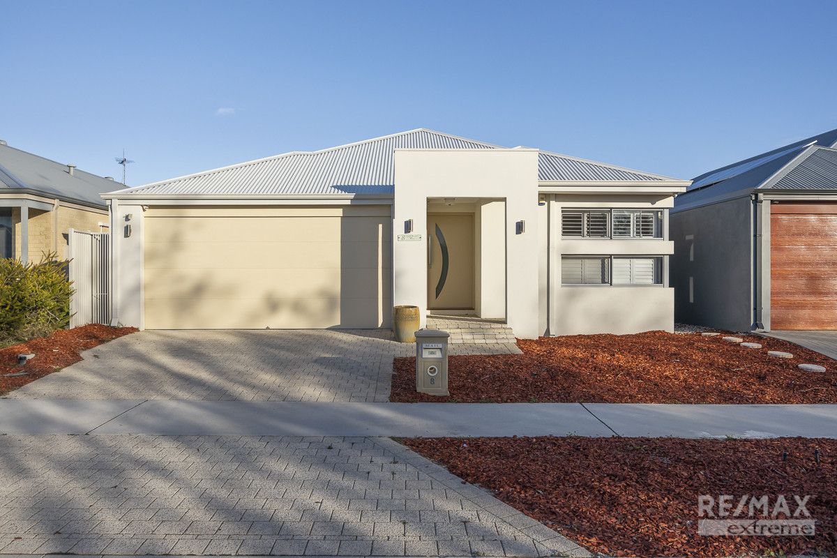 3 bedrooms House in 8 Grasswren Way ALKIMOS WA, 6038