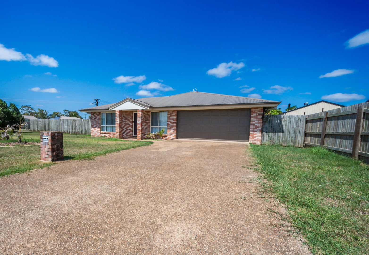 4 bedrooms House in 74 Clearview Avenue THABEBAN QLD, 4670