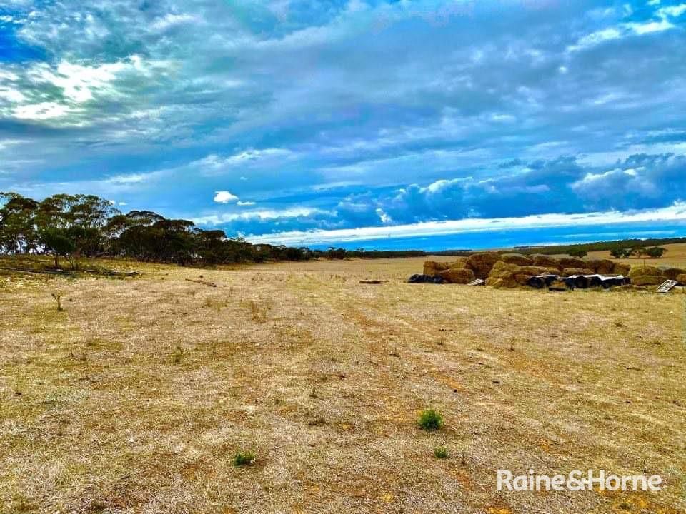 13 Hundred Line Road, Bowhill SA 5238, Image 2