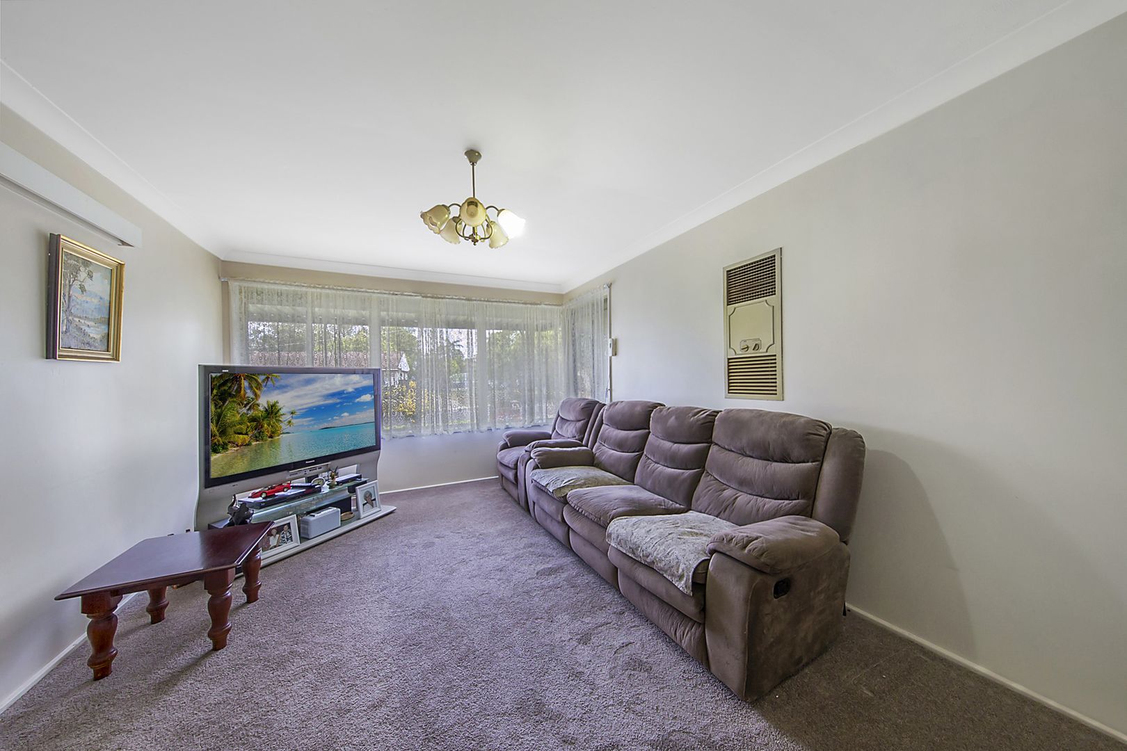 10 Loxwood Avenue, Cambridge Park NSW 2747, Image 2