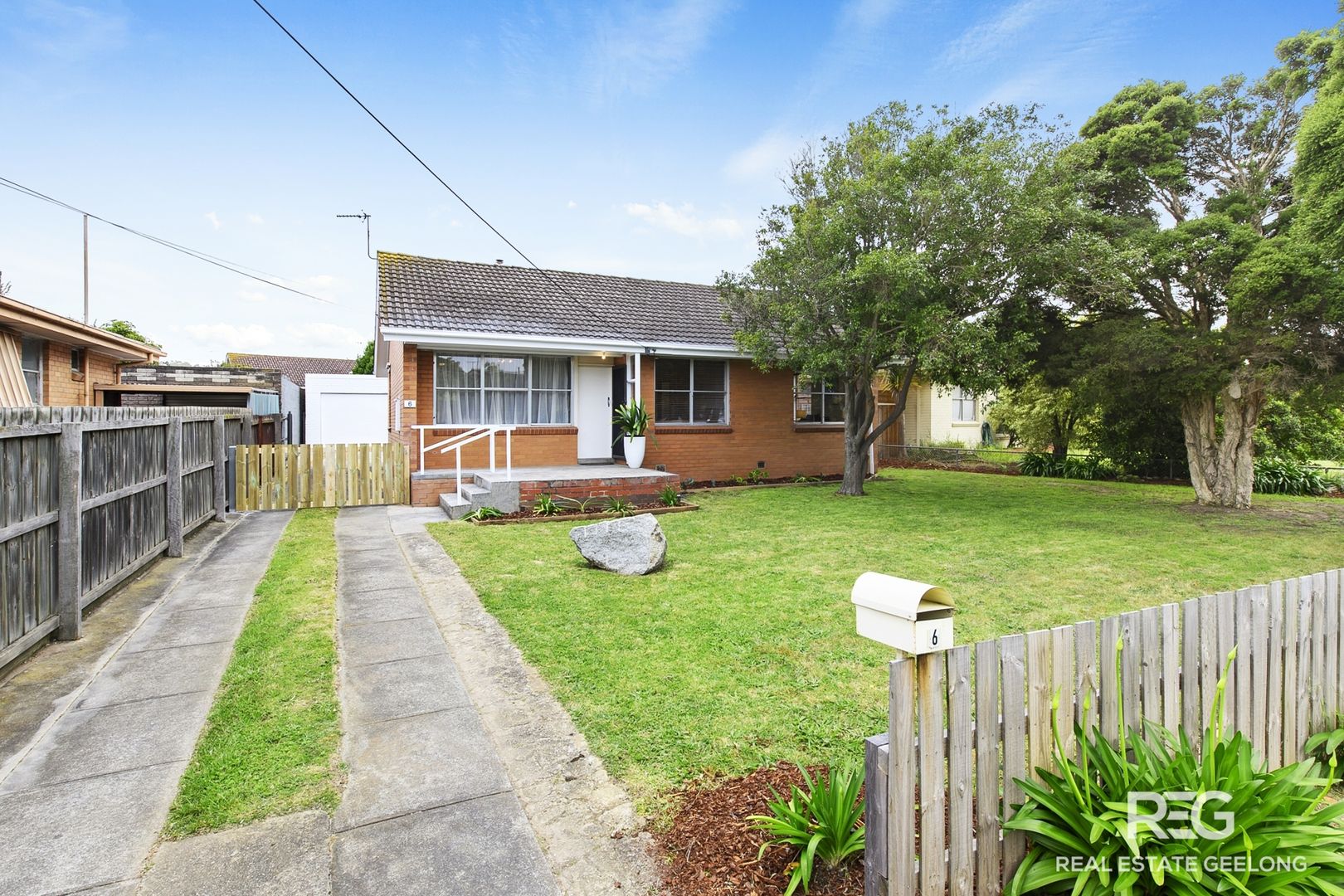 6 Hitchcock Street, Breakwater VIC 3219