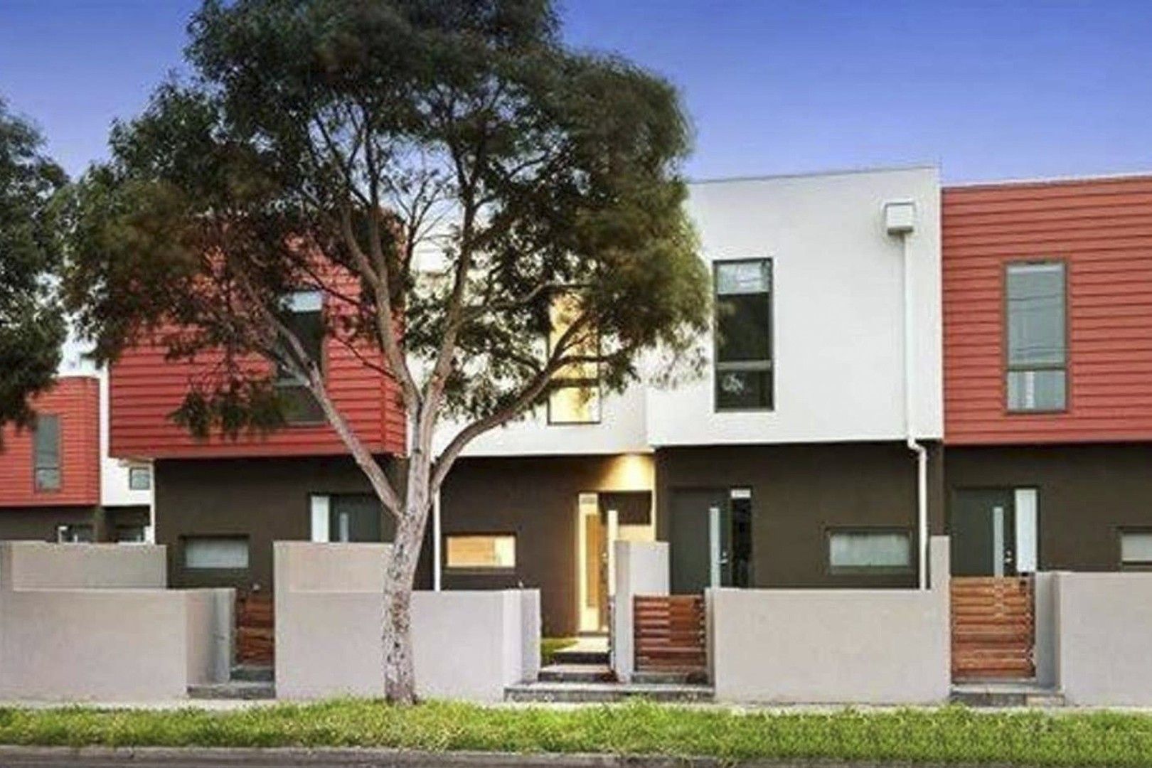2 bedrooms Townhouse in 4/235 Wickham Road MOORABBIN VIC, 3189