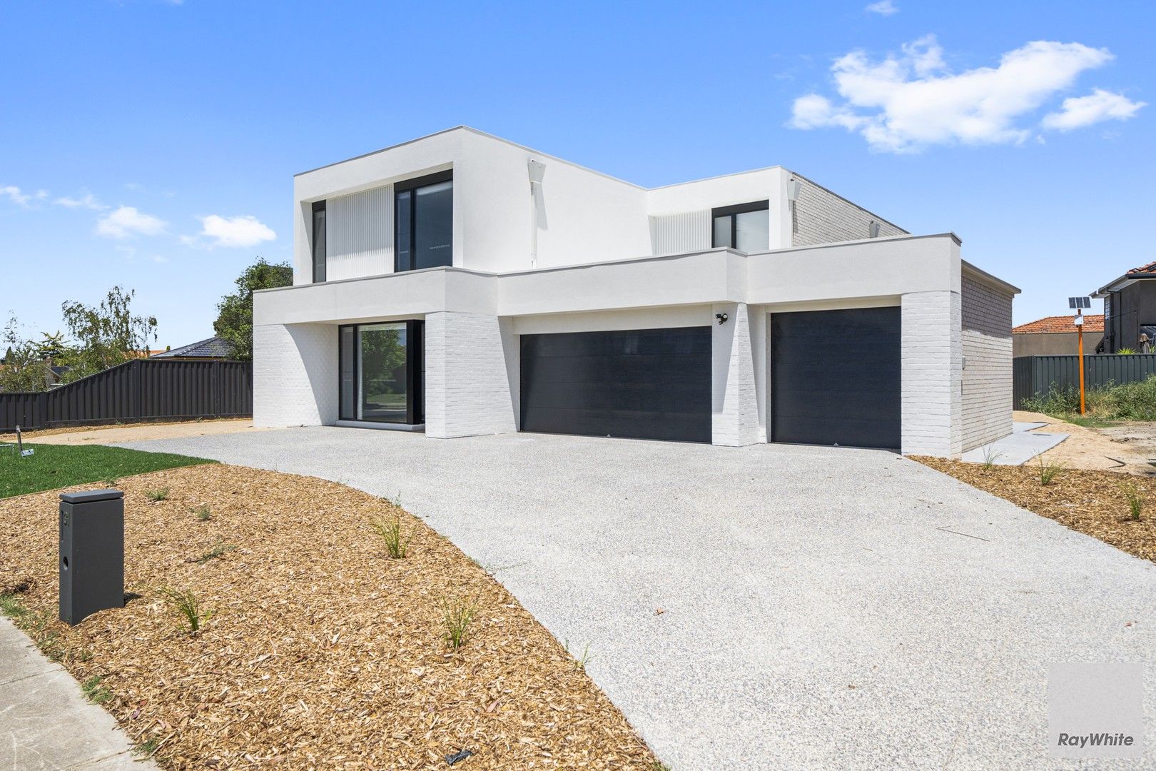 5 bedrooms House in 31 Verona Drive TAYLORS LAKES VIC, 3038