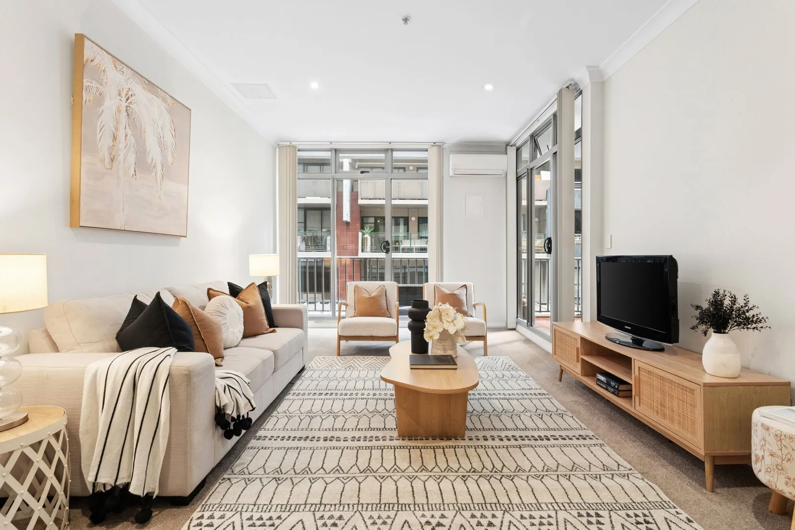Prized Urban Location, Stylish One Bedroom, Resort Style Facilities, Surry Hills