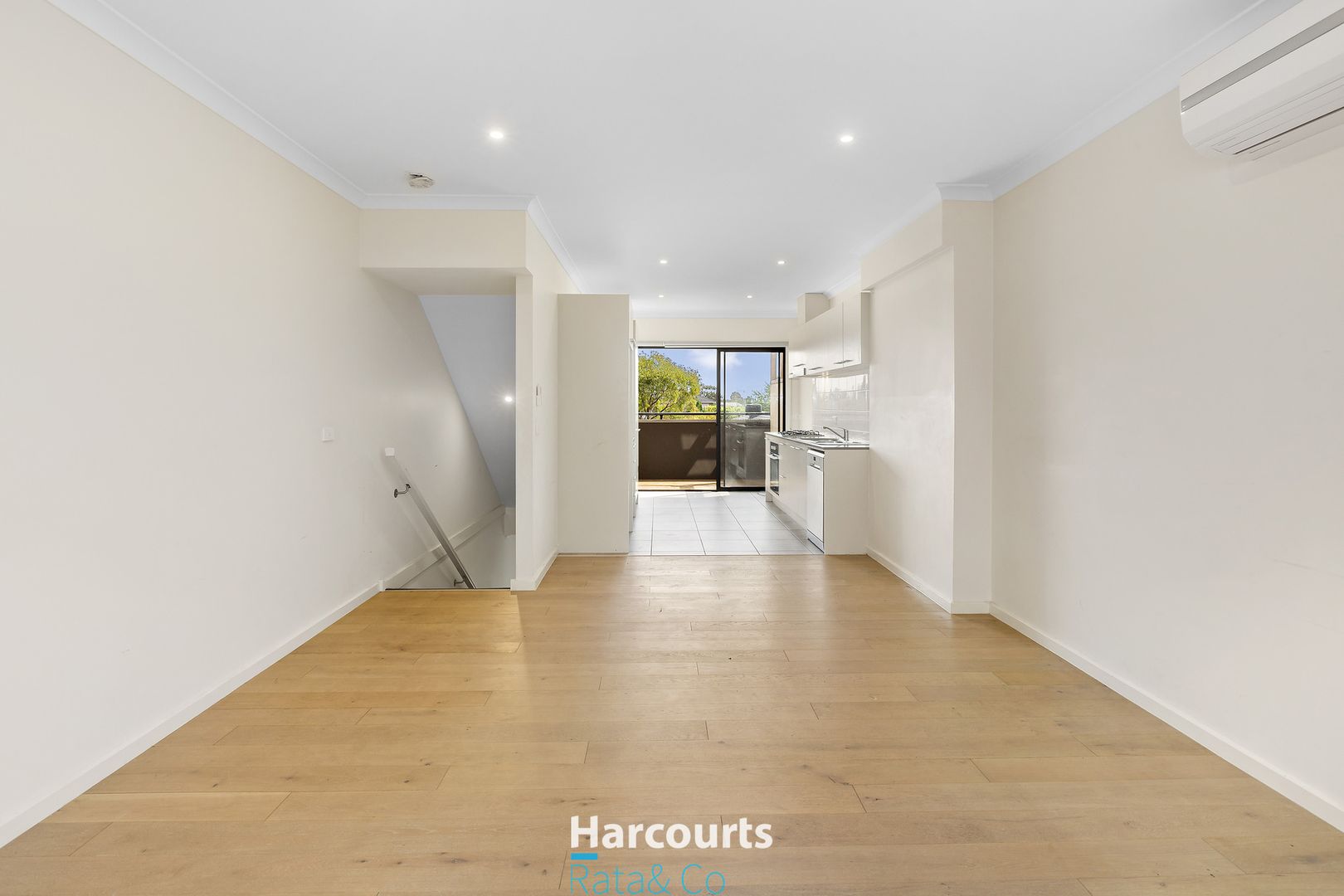 4/27 Turva Avenue, Tarneit VIC 3029, Image 2