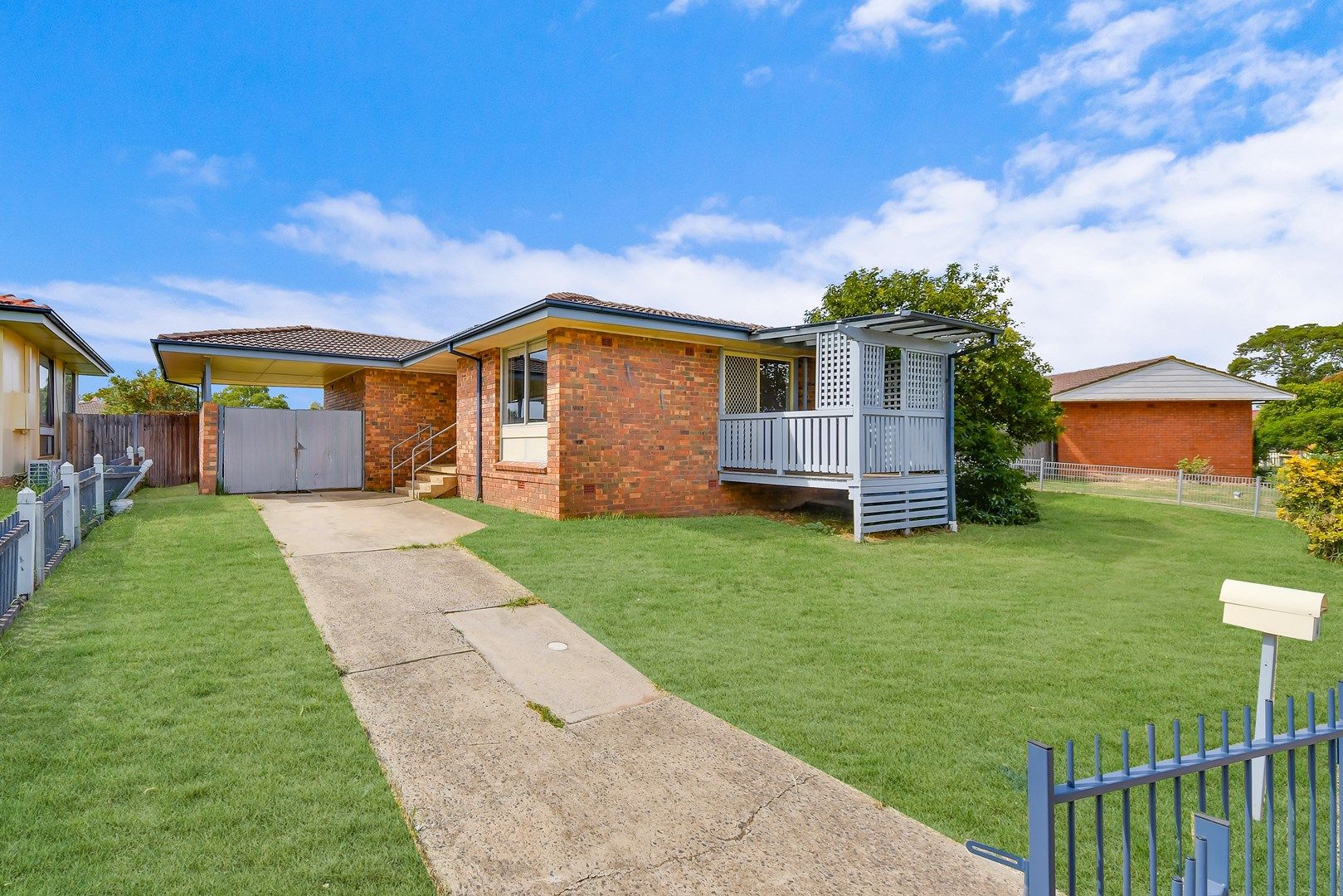 3 bedrooms House in 4 Waterhouse Place AIRDS NSW, 2560