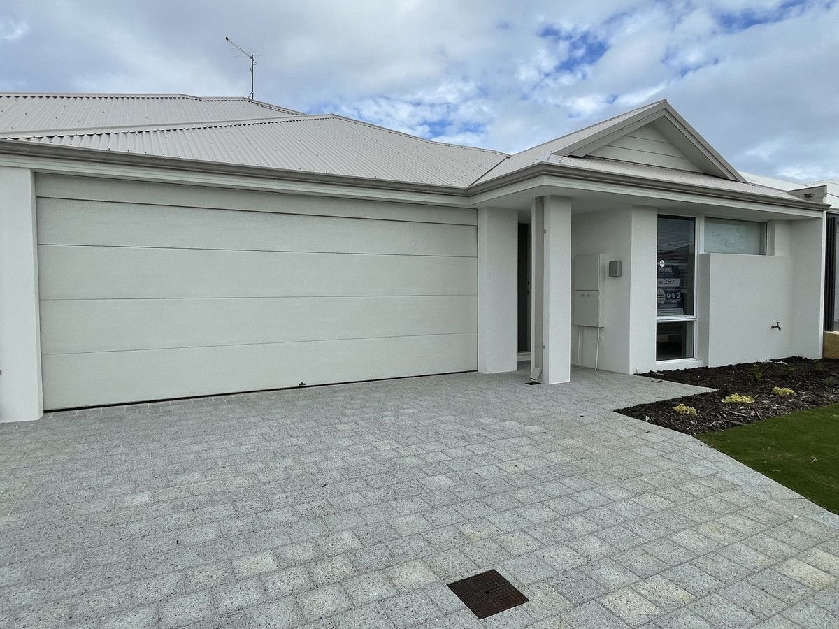 3 bedrooms Duplex in 43 Coronardo Way MADORA BAY WA, 6210